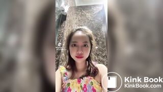 Girl record herself pooping