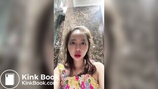 Girl record herself pooping