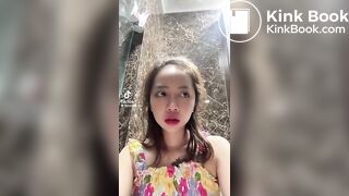 Girl record herself pooping