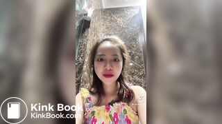 Girl record herself pooping