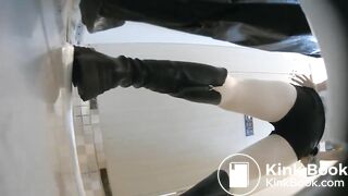 spy camera asian girl pee and shit.video_1231