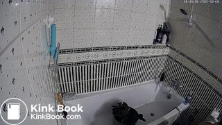 woman pooping m