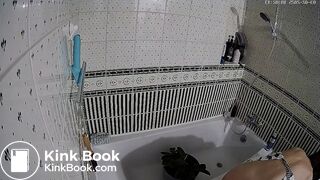 woman pooping m