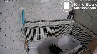 woman pooping m