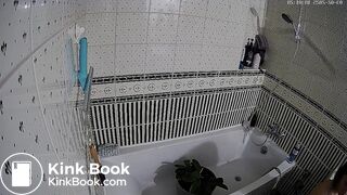 woman pooping m