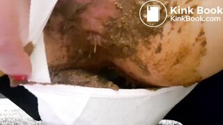 Pantypoop while drawing