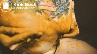 Hot alternative girl masturbating and shitting - video 2