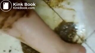 Delicious diarrhea - video 4