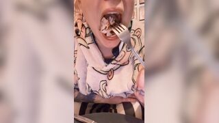 Eating and evacuating @scatdark