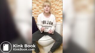 Chatty scat slut plays with her shit