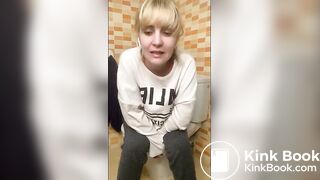 Chatty scat slut plays with her shit