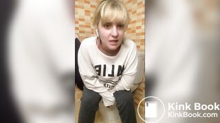 Chatty scat slut plays with her shit