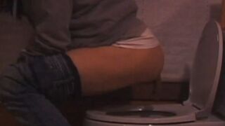 Milf pooping - video 19