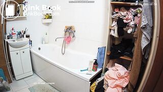 Some plops from beautiful women