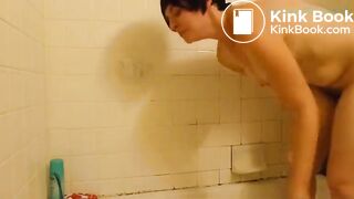 ... shits on plate, eats and then pukes it back up