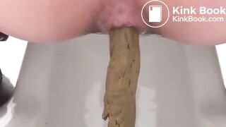 Japanese woman's toilet scene - video 44