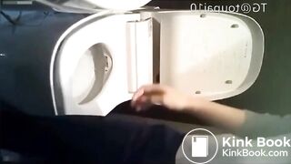 spy camera asian girl pee and shit.video_920
