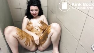 Hot girl shitting, smearing, and masturbating - video 3