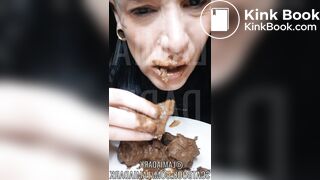 Eating poop @lamiadark_