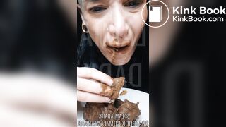 Eating poop @lamiadark_