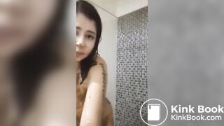 Hot girl shitting - video 145