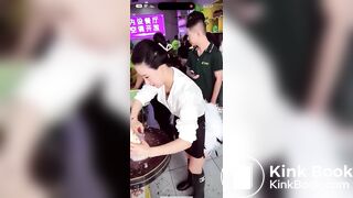 美女直播肚子疼