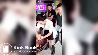 美女直播肚子疼