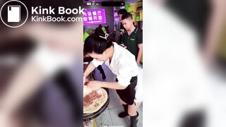 美女直播肚子疼