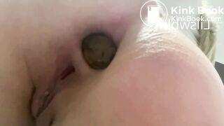 Sexy lady shits - video 3