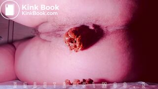 Lovely pooping @scatdark