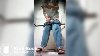 spy camera asian girl pee and shit.video_714