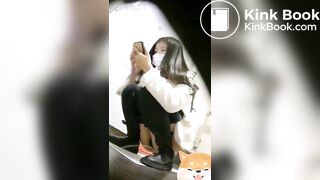 spy camera asian girl pee and shit.video_917