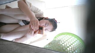 spy camera asian girl pee and shit.video_909