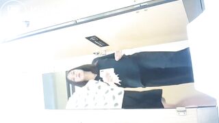 spy camera asian girl pee and shit.video_800