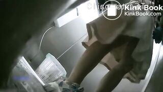 spy camera asian girl pee and shit.video_796