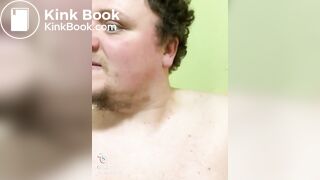 Girlfriend pooping with boyfriend on bathtub