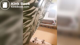 Girlfriend pooping with boyfriend on bathtub