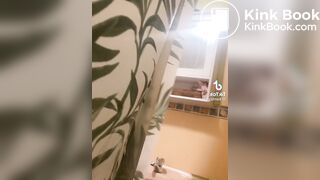 Girlfriend pooping with boyfriend on bathtub