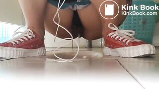 spy camera asian girl pee and shit.video_709