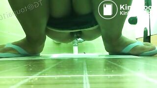 spy camera asian girl pee and shit.video_704