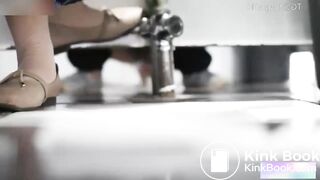 spy camera asian girl pee and shit.video_783