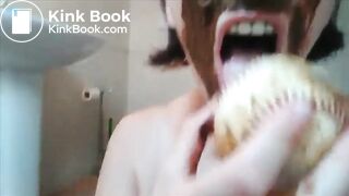 Mature European Scat Lady Eating Shit