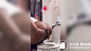 bbw ebony with big ass pushes out a decent turd