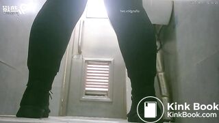 spy camera asian girl pee and shit.video_728