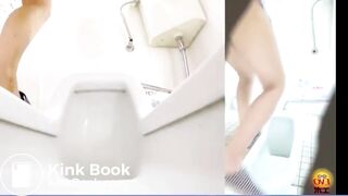 Japanese girl pooping - video 86