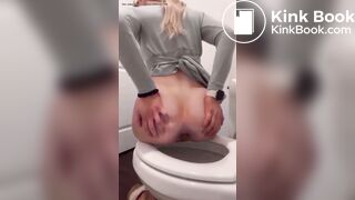 Hot blonde drops a nice log after a long day