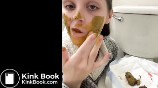 hottie plays with her shit