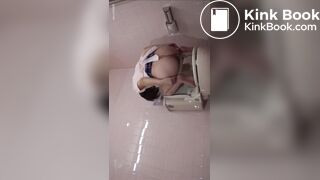 女孩有点拉稀