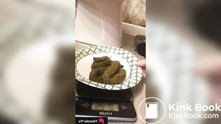 Hot girl shitting on plate - video 18