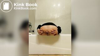 Shits in the bathroom - video 2